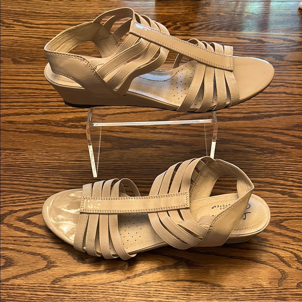 Life Stride Cream Heeled Sandals with Strappy Design - Picture 2 of 8